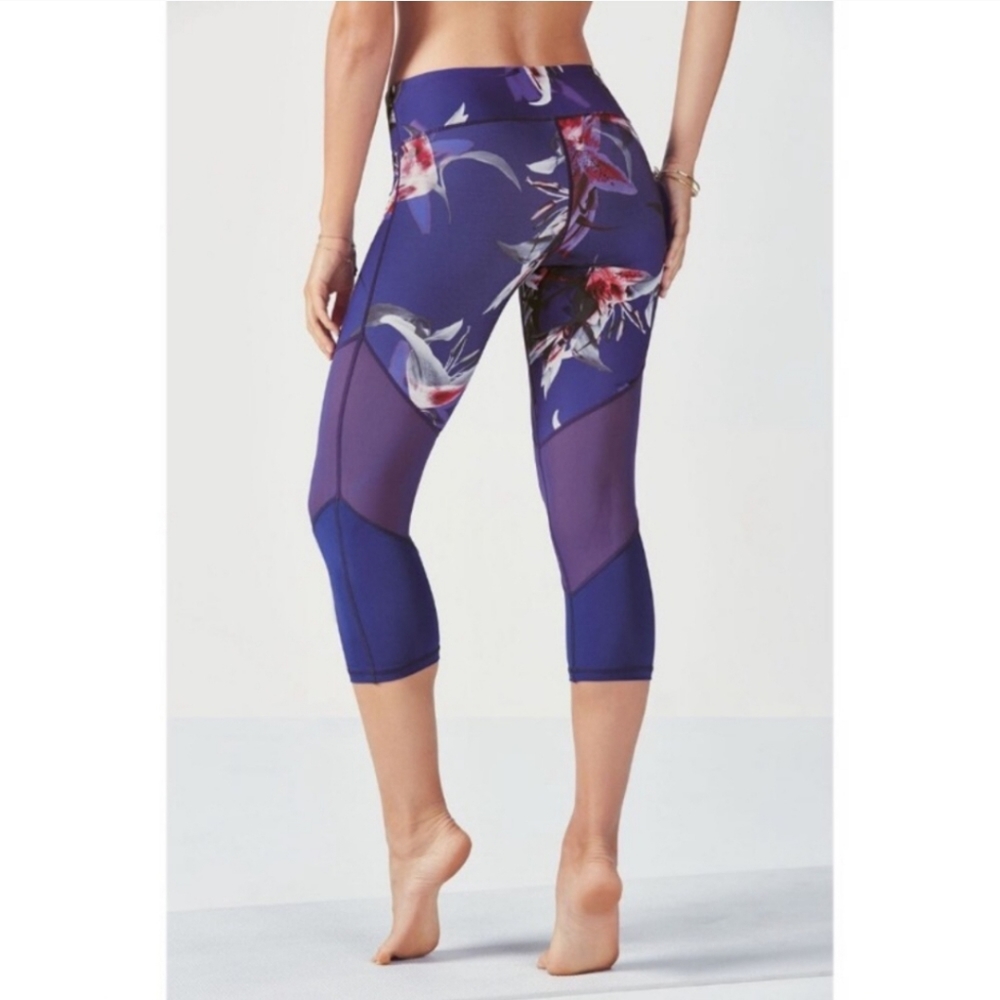 Fabletics Brogan Shimmer Mesh Capri Leggings Wome… - image 2